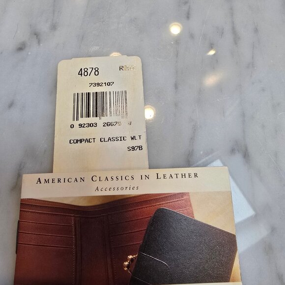 Vintage Coach Leather Compact NWT wallet with Kiss Lock Coin - Picture 9 of 9